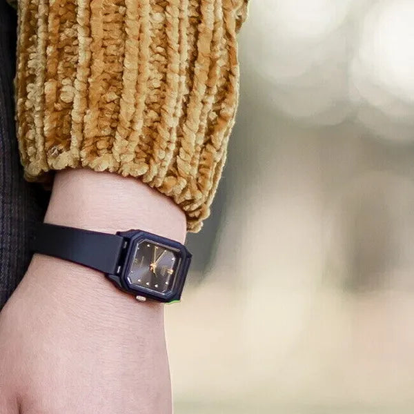 Casio LQ-142E-1A női kvarc karóra, fekete, 23 mm, WR30, díszdobozzal