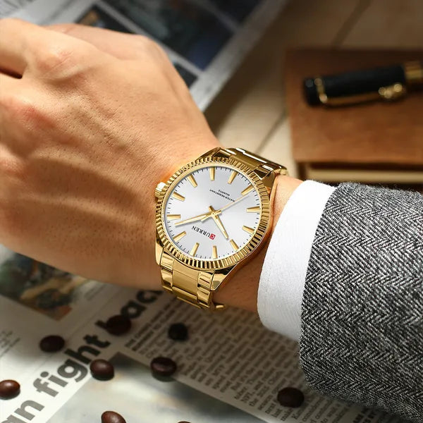 Curren 8425 férfi karóra, 44 mm, kvarc, arany tok/szíj, ezüst számlap, doboz