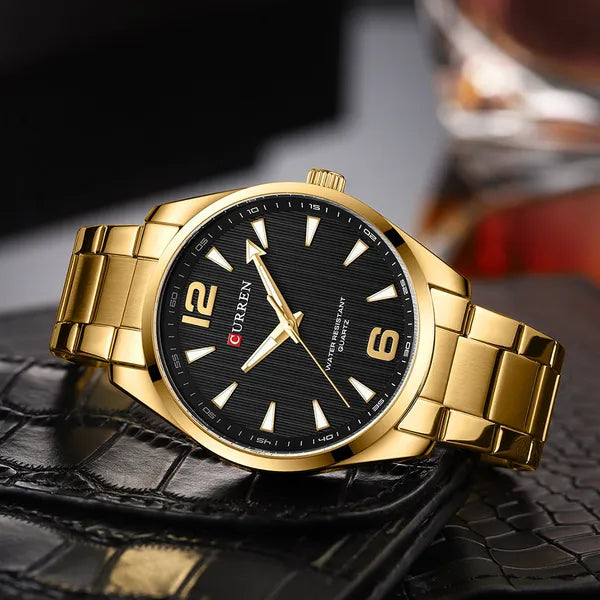 Curren 8434 férfi karóra, kvarc, 44 mm, fekete számlap, arany szíj, WR30