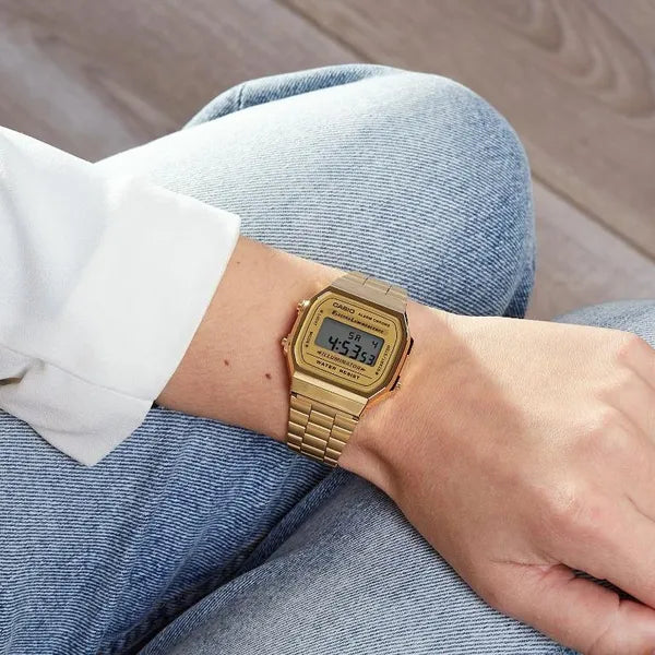 Casio A168WG-9W uniszex arany digitális óra, acél szíj, WR30, LED, 36 mm