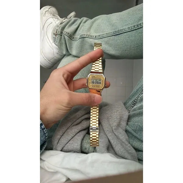 Casio A168WG-9W uniszex arany digitális óra, acél szíj, WR30, LED, 36 mm