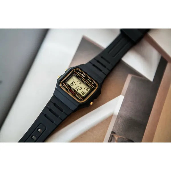 Casio F-91WG-9QDF férfi digitális kvarc karóra, WR100, műanyag szíj, doboz