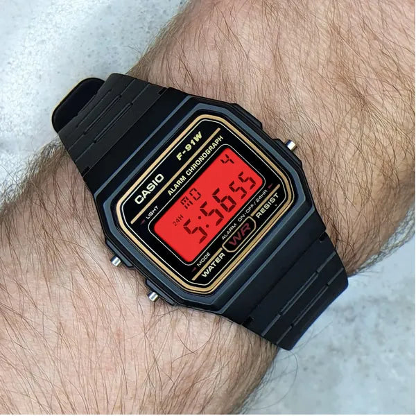 Casio F-91WG-9QDF férfi digitális kvarc karóra, WR100, műanyag szíj, doboz