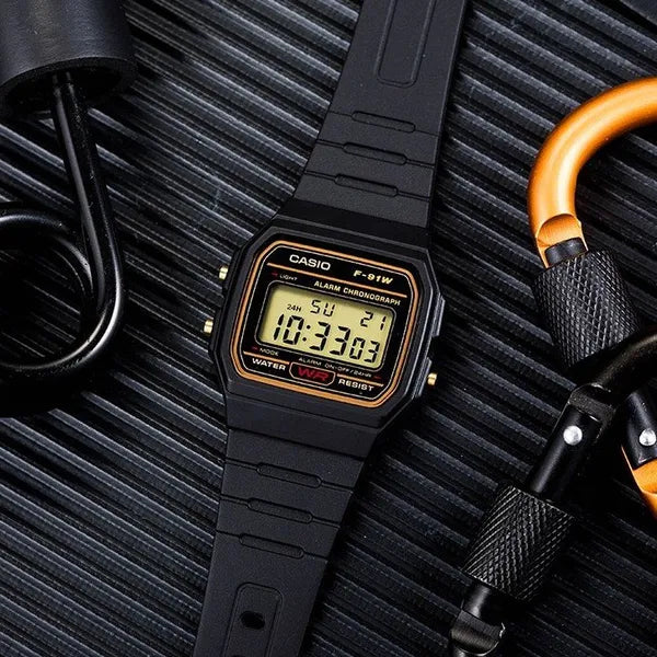 Casio F-91WG-9QDF férfi digitális kvarc karóra, WR100, műanyag szíj, doboz