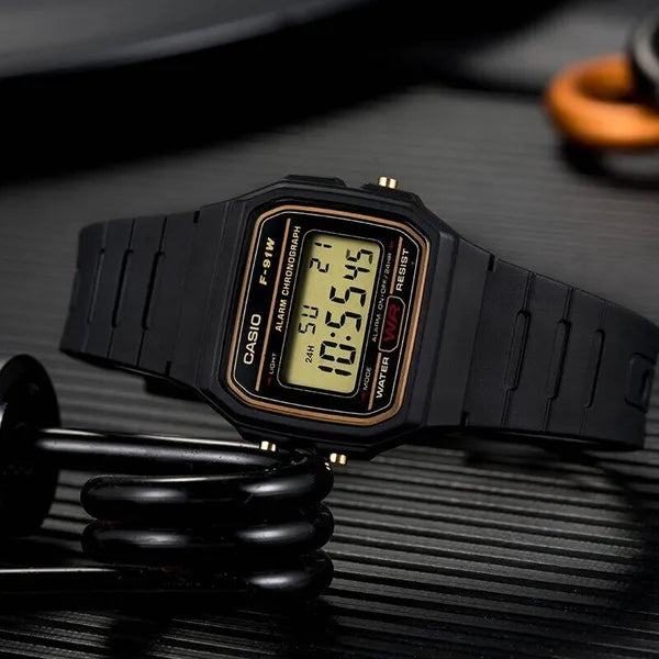 Casio F-91WG-9QDF férfi digitális kvarc karóra, WR100, műanyag szíj, doboz