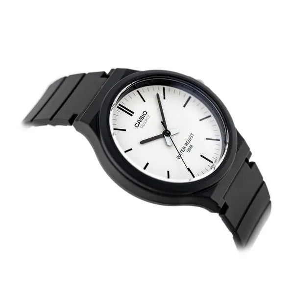 Casio MW-240-7E férfi karóra, fekete, fehér számlap, WR50, 44 mm + díszdoboz