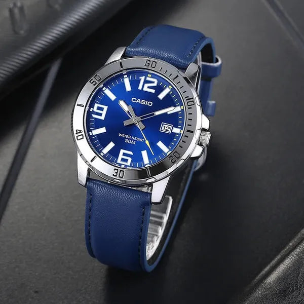 Casio MTP-VD01L-2BV férfi karóra, kék számlap, bőrszíj, WR50, dátum, 45 mm