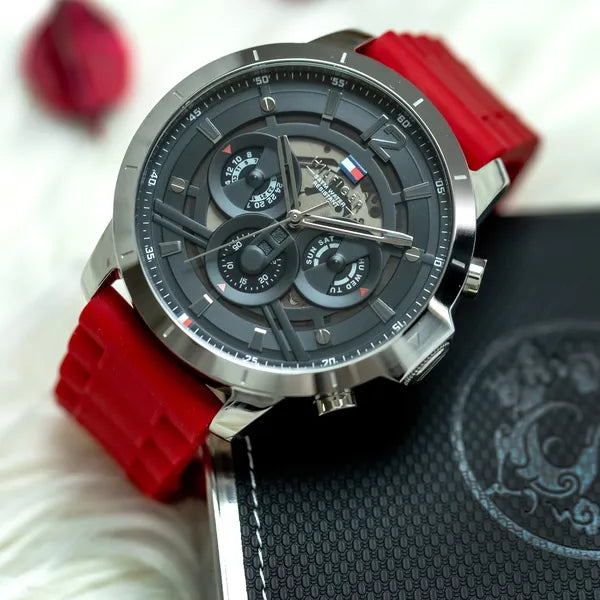 Tommy Hilfiger Luca férfi óra 1710490, piros szilikon szíj, 5 ATM
