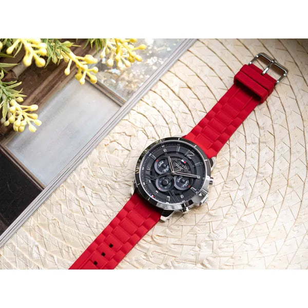 Tommy Hilfiger Luca férfi óra 1710490, piros szilikon szíj, 5 ATM
