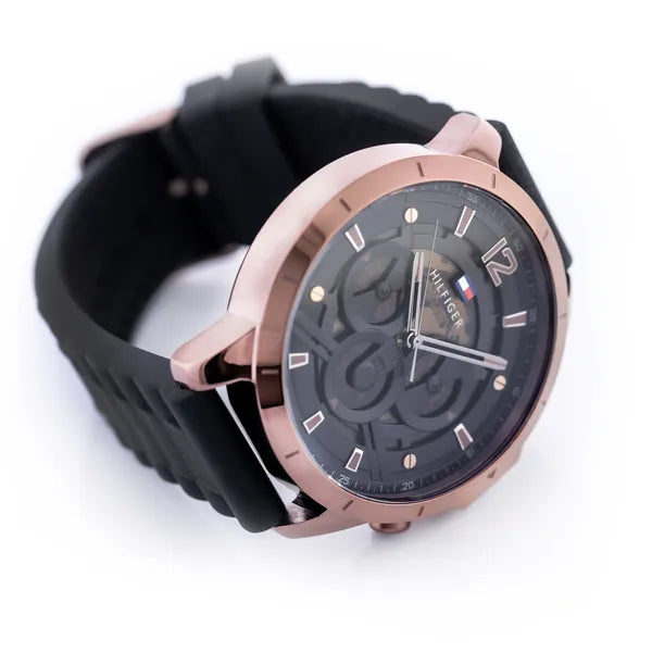 Tommy Hilfiger Luca férfi karóra 1710491, 5 ATM, szilikon szíj, fekete számlap