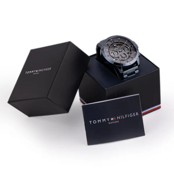Tommy Hilfiger Luca 1710493 férfi kvarc karóra, kék acél szíj, 5 ATM