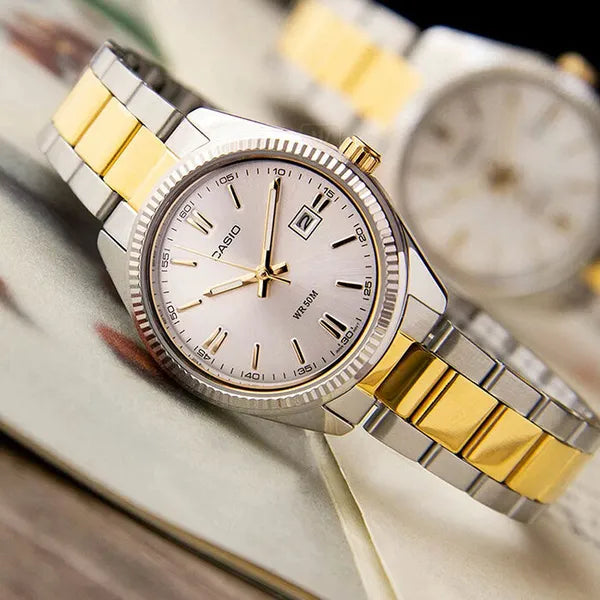 Casio LTP-1302SG-7AV női karóra, ezüst-arany acél, dátum, WR50, 25 mm