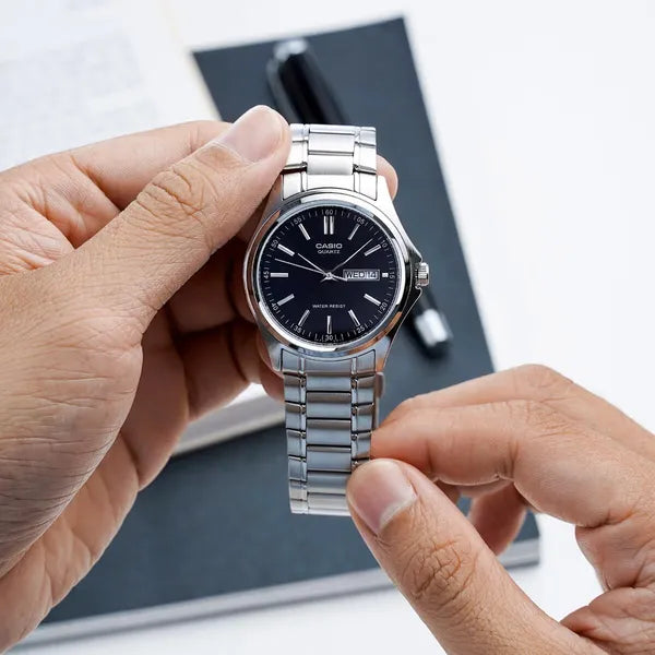 Casio férfi karóra MTP-1239D-1A, fekete számlap, acél szíj, WR30