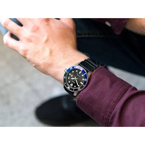 Casio MDV-107-1A2 férfi búváróra, WR200, 47 mm, kvarc, fekete szíj