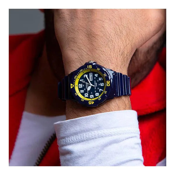 Casio MRW-200HC-2BVDF férfi karóra, 10 bar, kvarc, 44 mm, sötétkék