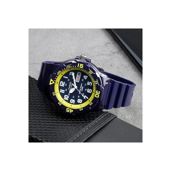 Casio MRW-200HC-2BVDF férfi karóra, 10 bar, kvarc, 44 mm, sötétkék