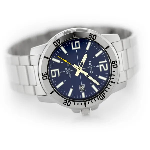 Casio MTP-VD01D-2B férfi karóra, nemesacél, kék számlap, 45 mm, 50 m, dátum