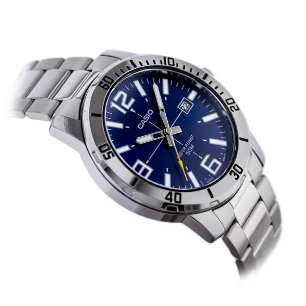 Casio MTP-VD01D-2B férfi karóra, nemesacél, kék számlap, 45 mm, 50 m, dátum