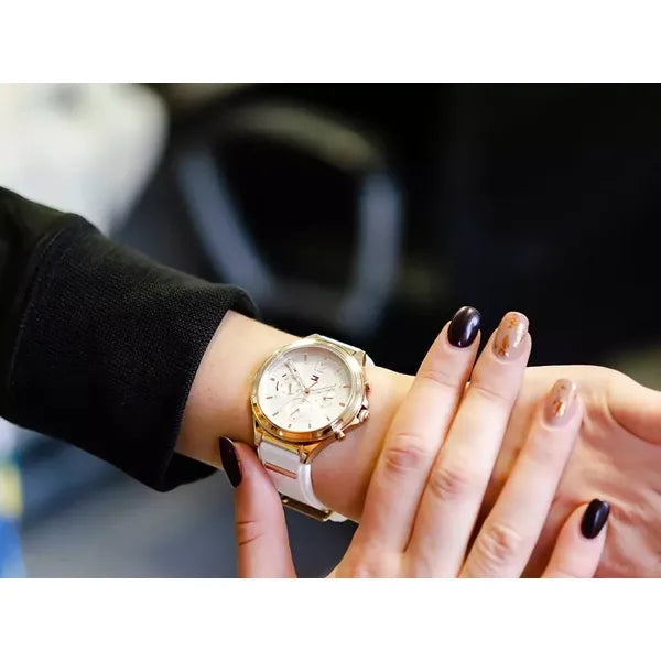 Tommy Hilfiger Eve 1782280 női karóra, rózsaarany tok, fehér szilikon, 5 ATM