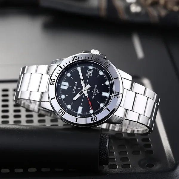 Casio MTP-VD01D-1EV férfi karóra, 44 mm, acél, fekete számlap, WR50, kvarc
