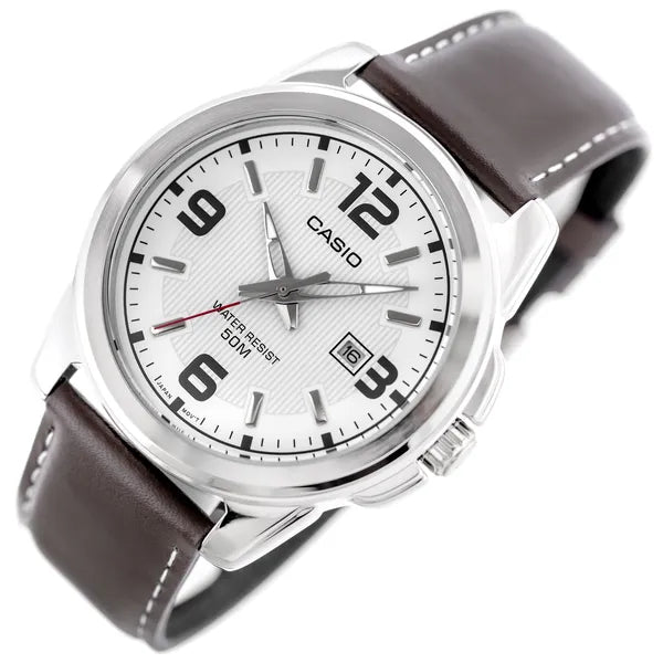 Casio MTP-1314L-7AVEF férfi karóra, fehér számlap, barna bőrszíj, WR50