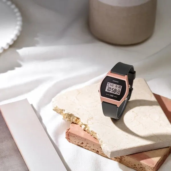 Casio Vintage LW-204-1ADF női digitális óra, WR50, fekete/pink, műanyag szíj