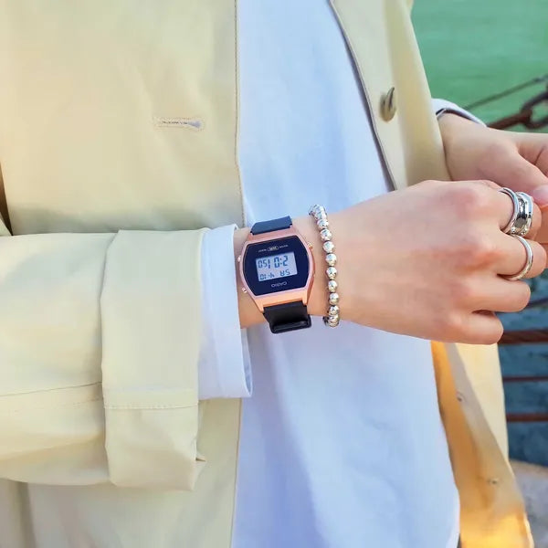 Casio Vintage LW-204-1ADF női digitális óra, WR50, fekete/pink, műanyag szíj