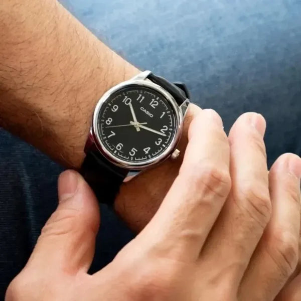 Casio férfi karóra MTP-V005L-1B4, fekete bőrszíj, 40 mm, WR30