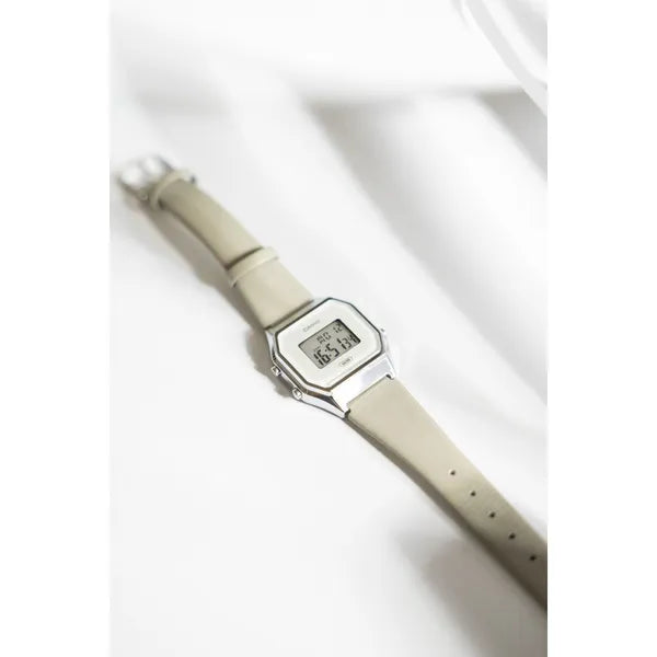 Casio LA680WEL-8EF női digitális óra, bézs bőrszíj, 29 mm, WR30