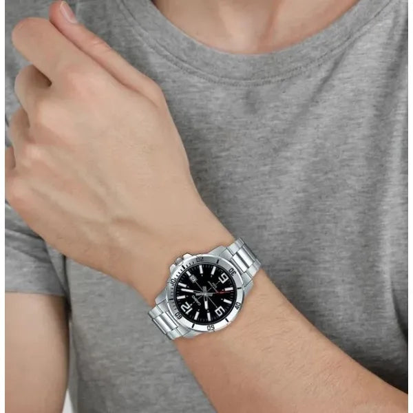 Casio férfi karóra MTP-VD01D-1BV, fekete számlap, acél szíj, WR50, 45 mm