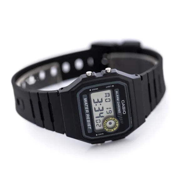 Casio F-94WA-8D férfi karóra, fekete, kvarc, WR30, dobozzal