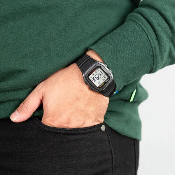 Casio W-96H-1B férfi digitális karóra, WR50, LED, stopper, dupla idő, dobozzal