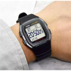 Casio W-96H-1B férfi digitális karóra, WR50, LED, stopper, dupla idő, dobozzal
