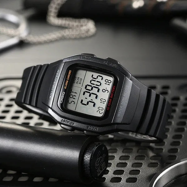 Casio W-96H-1B férfi digitális karóra, WR50, LED, stopper, dupla idő, dobozzal