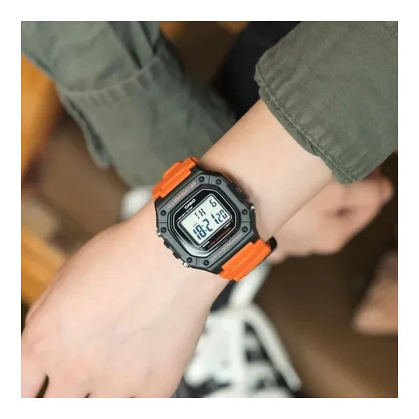 Casio W-218H-4B2 férfi digitális óra, narancssárga szíj, WR50, LED, díszdoboz