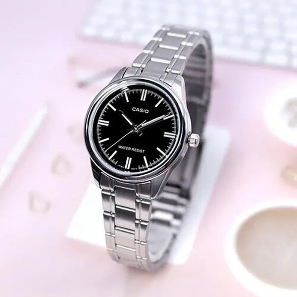 Casio LTP-V005D-1A női karóra, fekete számlap, acél szíj, 28 mm, WR30