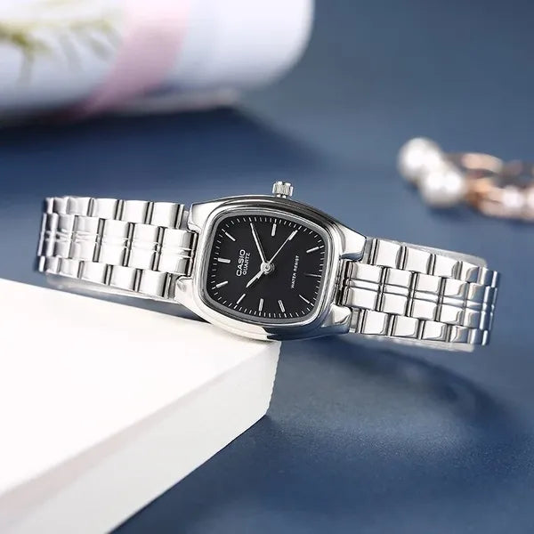 Casio LTP-1169D-1A női karóra – ezüst acél, fekete számlap, WR30
