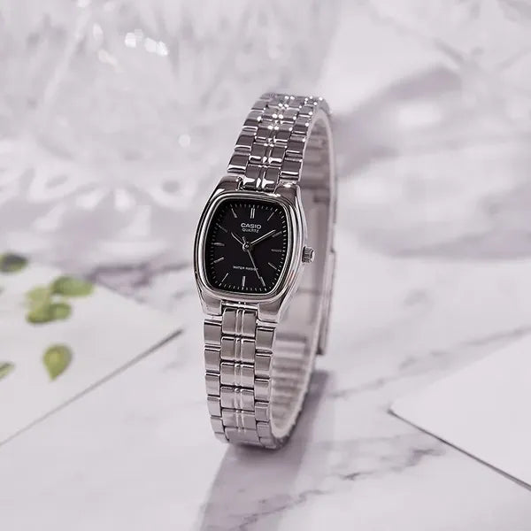 Casio LTP-1169D-1A női karóra – ezüst acél, fekete számlap, WR30