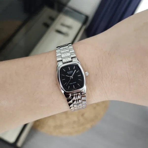 Casio LTP-1169D-1A női karóra – ezüst acél, fekete számlap, WR30