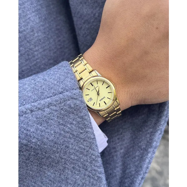 Casio LTP-V002G-9A női karóra, arany, acél szíj, dátum, WR30