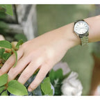 Casio LTP-V005D-7A női kvarcóra, acél karkötő, ezüst számlap, 28 mm, WR30