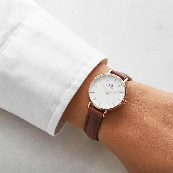 Daniel Wellington DW00100175 női karóra, 32 mm, barna bőr, fehér számlap