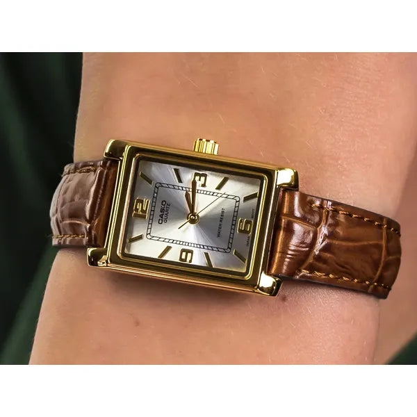 Casio LTP-1234GL-7AEG női kvarc karóra, arany téglalap tok, barna bőrszíj