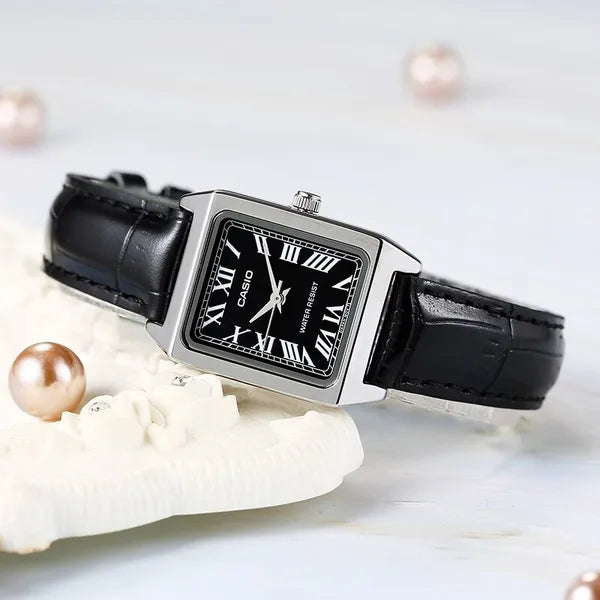 Casio LTP-V007L-1BUDF női karóra, téglalap tokú, fekete bőr szíj, WR30, kvarc