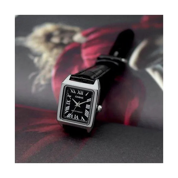 Casio LTP-V007L-1BUDF női karóra, téglalap tokú, fekete bőr szíj, WR30, kvarc