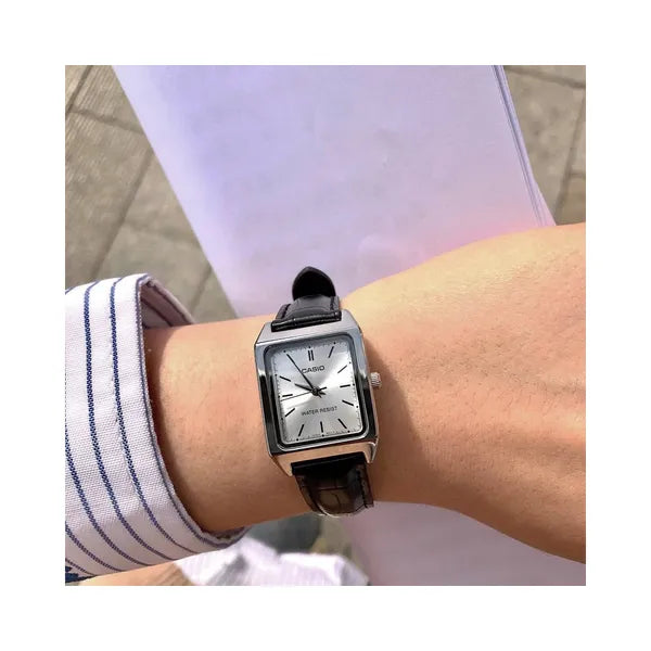 Casio LTP-V007L-7E1 női karóra, téglalap tok, fekete bőrszíj, ezüst számlap