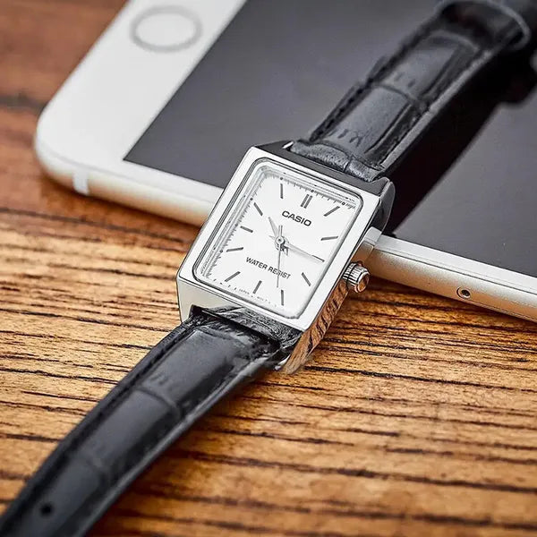 Casio LTP-V007L-7E1 női karóra, téglalap tok, fekete bőrszíj, ezüst számlap