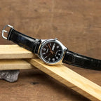 Casio MTP-V006L-1B férfi kvarc karóra, fekete számlap, bőr szíj, WR30, díszdoboz