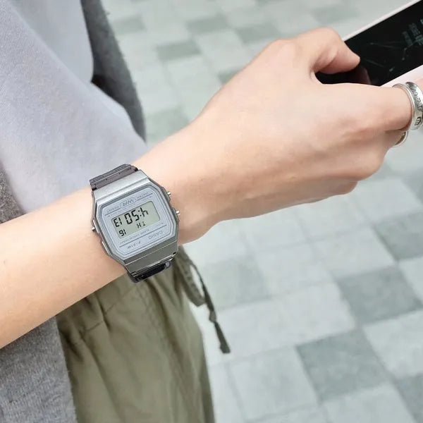 Casio F-91WS-8DF uniszex digitális karóra, átlátszó szürke, WR30
