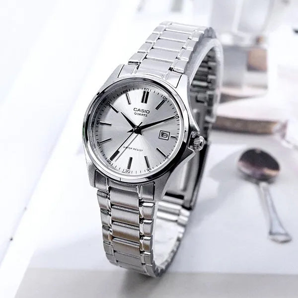 Casio LTP-1183A-7A női karóra, 28 mm, ezüst, nemesacél, kvarc, dátum, WR50